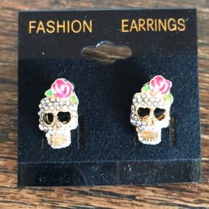 Cute sparkly skull earrings (pierced)